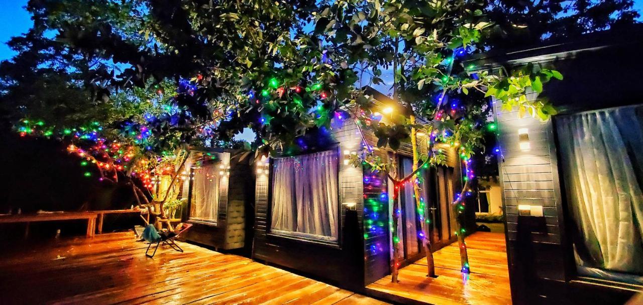 Kampot Riverfront Boutique Exterior photo